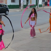 Dancing girls in El Carril